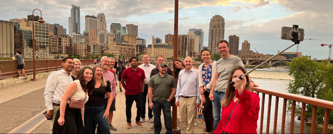 stone-arch-selfie-1080x436.png